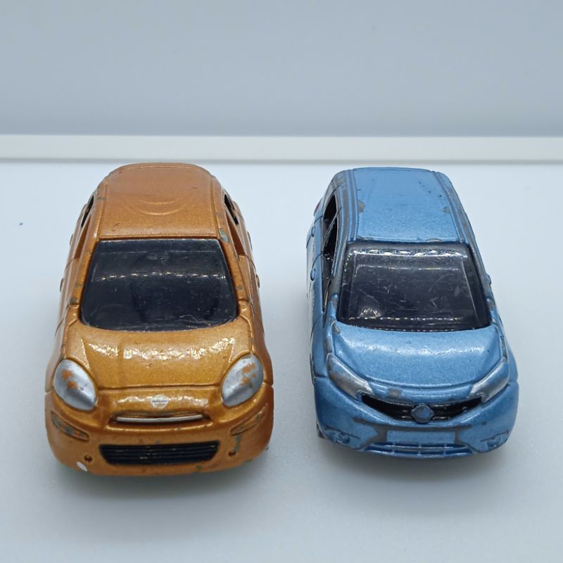 ⚫🟣Tomica Nissan Note &amp; Nissan March