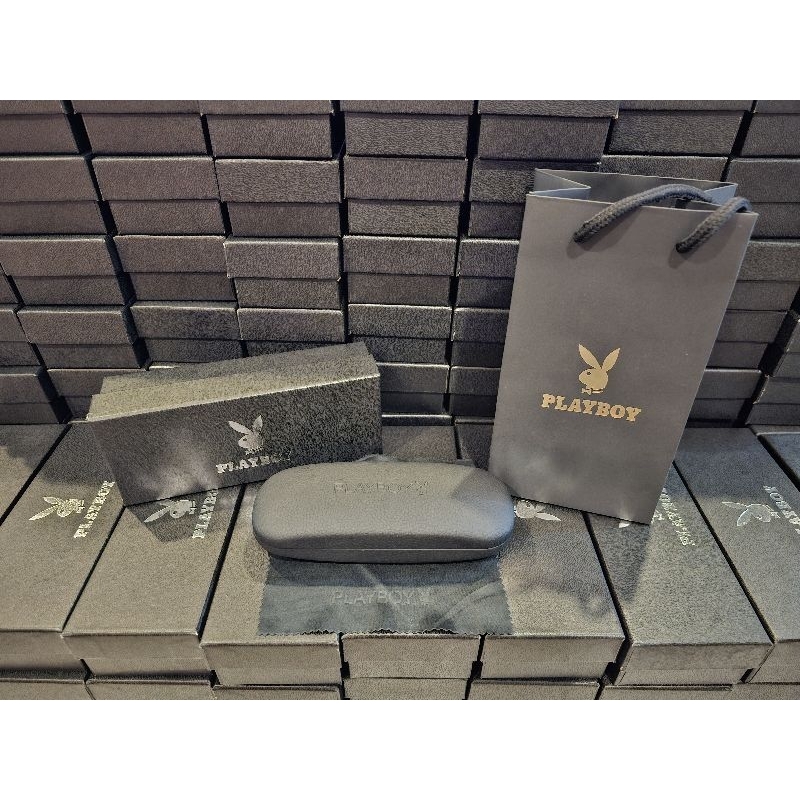 กล่องใส่แว่น กล่องแว่นสายตา ยี่ห้อ Playboy กล่องหนังอย่างดี