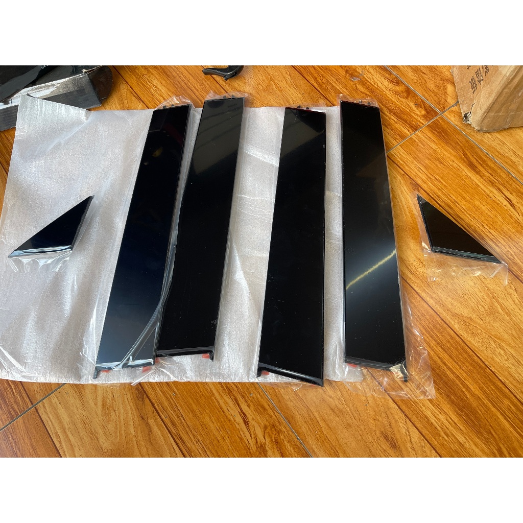 Honda CRV G6 ชุดคิ้วกระจกดำเงา RS (แท้)