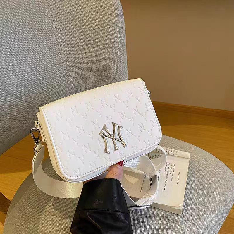 MLB (พร้อมส่ง) กระเป๋าMLB MONOGRAM DIA EMBO MINI CROSS BAG กระเป๋าสะพายข้าง ของแท้💯%