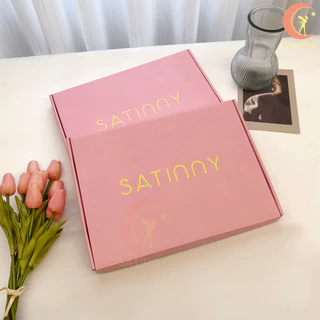 JJ01ชุดนอนSatinny แขนสั้น+ขาสั้น สินค้าพร้อมแพ็คเกตแบบกล่อง จัดไปไม่ผิดหวัง ลายกระต่ายสุดฮิต ถูกใจมินิมอล ผ้าลื่นนิ่ม