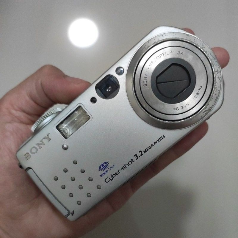 กล้องถ่ายรูปดิจิตอลมือสอง Sony Cyber-Shot DSC-P5
