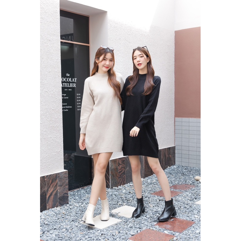 W27 Winter minimal dress ( เดรสไหมพรม )