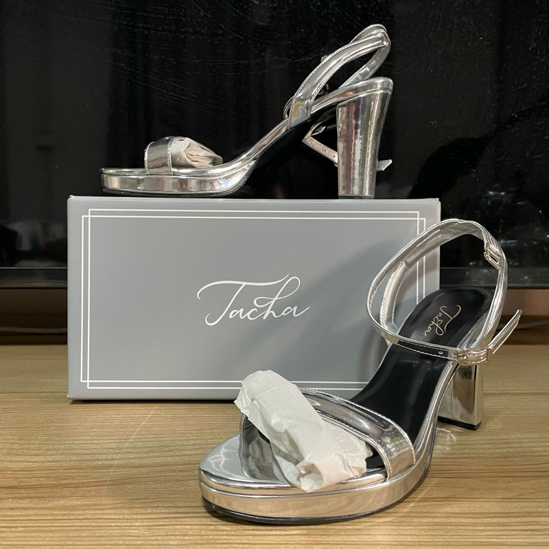 ส่งต่อ รองเท้าส้นสูง tacha_brand ใส่ครั้งเดียว ❣️อ่านรายละเอียดสินค้าข้างล่าง