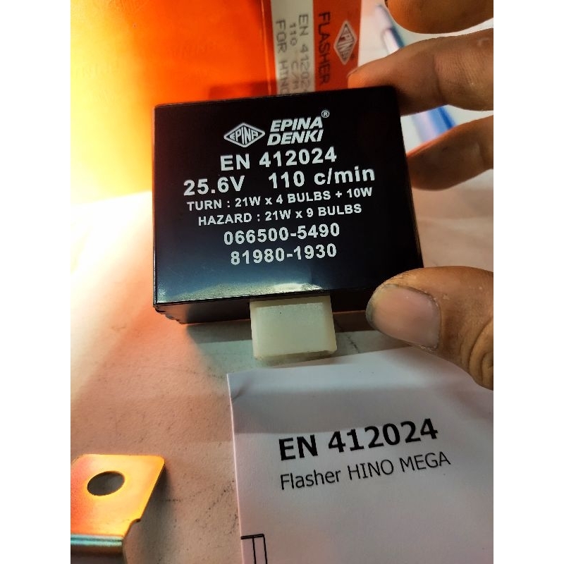 รีเลย์ไฟเลี้ยว สําหรับ Hino Mega (ปลั้กมี 6 ขา)