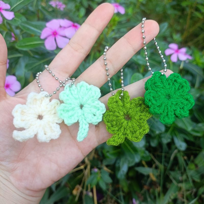 พวงกุญแจใบโคลเวอร์ ดอกเดซี่ ดอกทานตะวัน