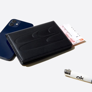 🔥พร้อมส่ง🔥 กระเป๋าใส่บัตรและพาสปอร์ต จากแบรนด์ CryingCenter …