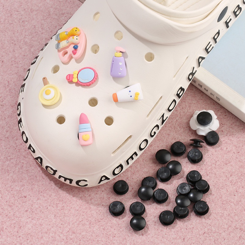 พร้อมส่ง แป้นติด Jibbitz สีดำ / สีใส ขนาด 12 MM ไซส์ Crocs ขนาดมาตรฐาน หมุดติดรองเท้า การ์ตูนตกแต่งรองเท้า