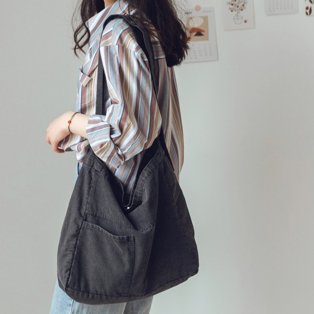 สินค้าใหม่ 2026 กระเป๋าผ้ายีนส์ Jean tote bag V.2 มีกระเป๋าด้านหน้า ใบใหญ่ 3 สี T015