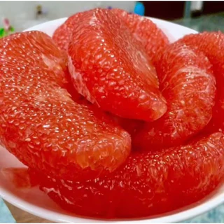 ส้มโอพันธุ์ทับทิมสยาม ต้นเสียบยอด (แท้)เปลือกนุ่มบาง เนื้อส้มโอมีสีชมพูเข้มถึงแดงคล้ายทับทิม รสชาติหวาน