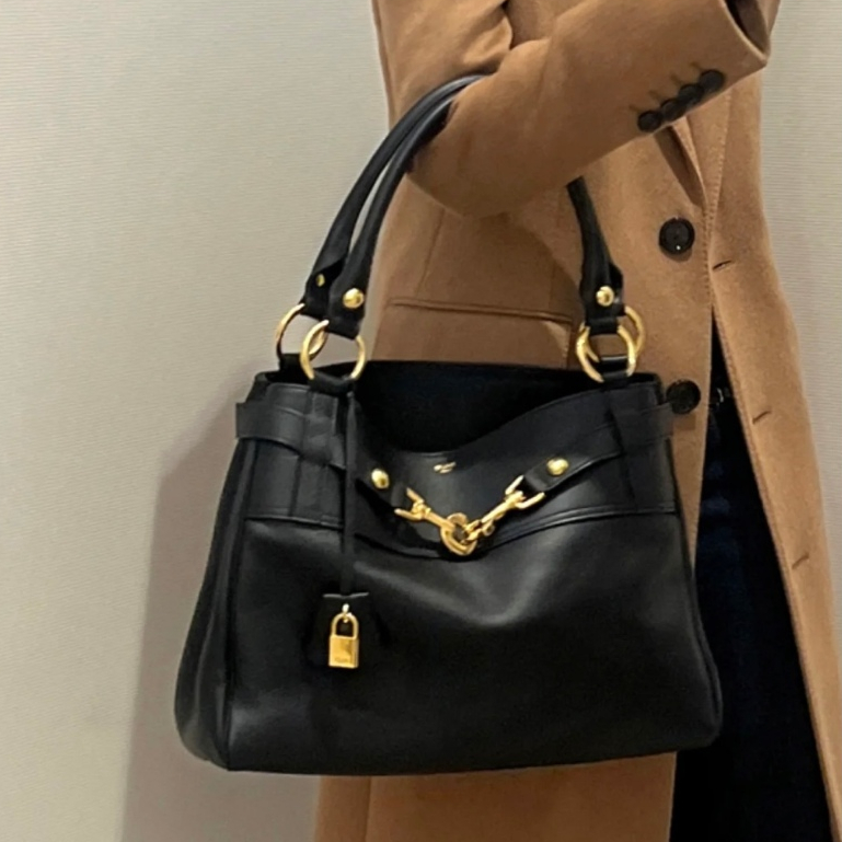 Celine/ผู้หญิง/สีดำ/กระเป๋าสะพาย/กระเป๋าถือ/ของแท้ 100%