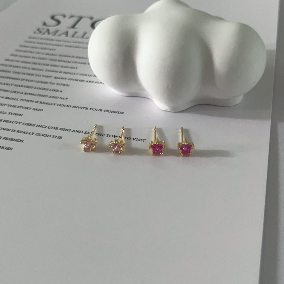 300-littlegirl gifts- small five-pointed star earrings 18k