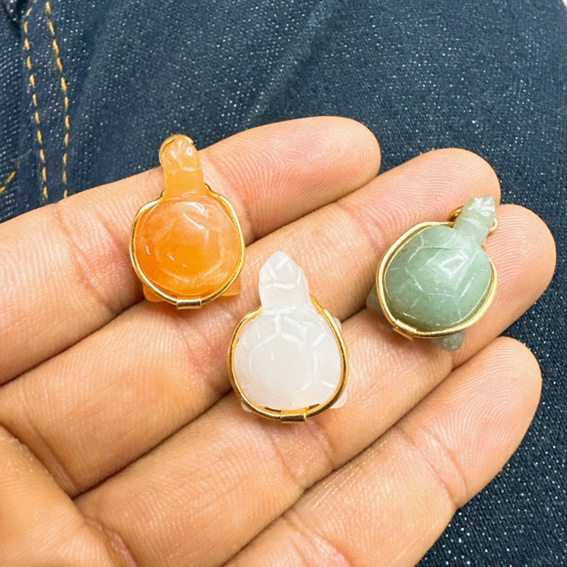 จี้หิน เต่าหิน ตัวเรือนทองเหลือง สีโทนธรรมชาติ ขนาด 15 x 22 มิล