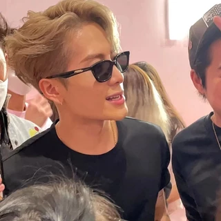 ส่งเร็ว🔥แว่นกันแดดสไตล์เกาหลีเป็นที่นิยมJackson wang รุ่นเหลี่ยมวินเทจถนนสําหรับผู้หญิงสําหรับผู้หญิงและผู้ชาย.CODร้านค้