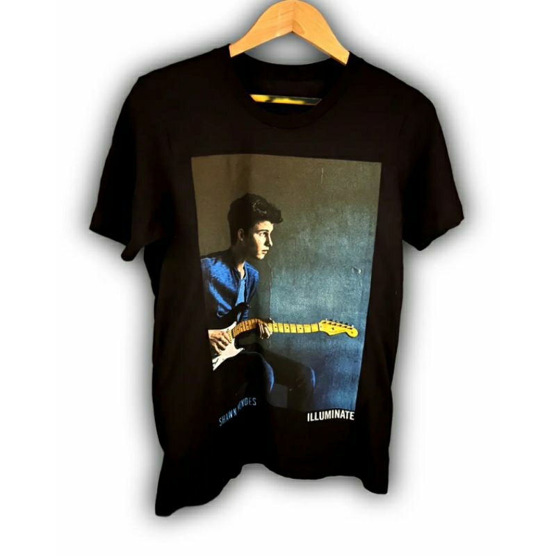เสื้อนักร้อง Shawn Mandes