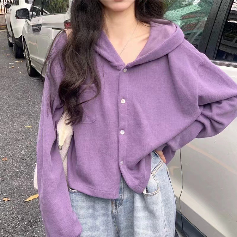 เสื้อแขนยาวแฟชั่น Oversize (อก 44 นิ้ว) กระดุมหน้า กระเป๋าอก ทรงสั้น ผ้าคล้ายไหมพรม พร้อมส่ง B27