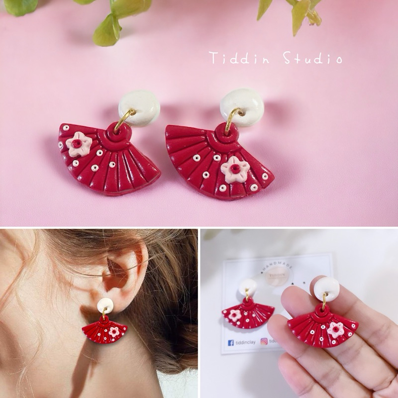ต่างหูพัดตรุษจีนทรงคว่ำ แป้นสีขาว  Size 3*3 Cm. แบบห้อย งานแฮนด์เมด น้ำหนักเบา โดนน้ำได้ สำหรับคนแพ้ง่ายใส่ได้