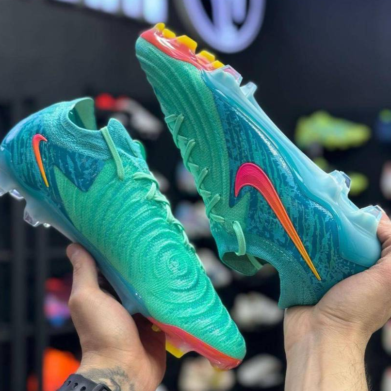 รองเท้าฟุตบอล Nike Phanthom GX ll