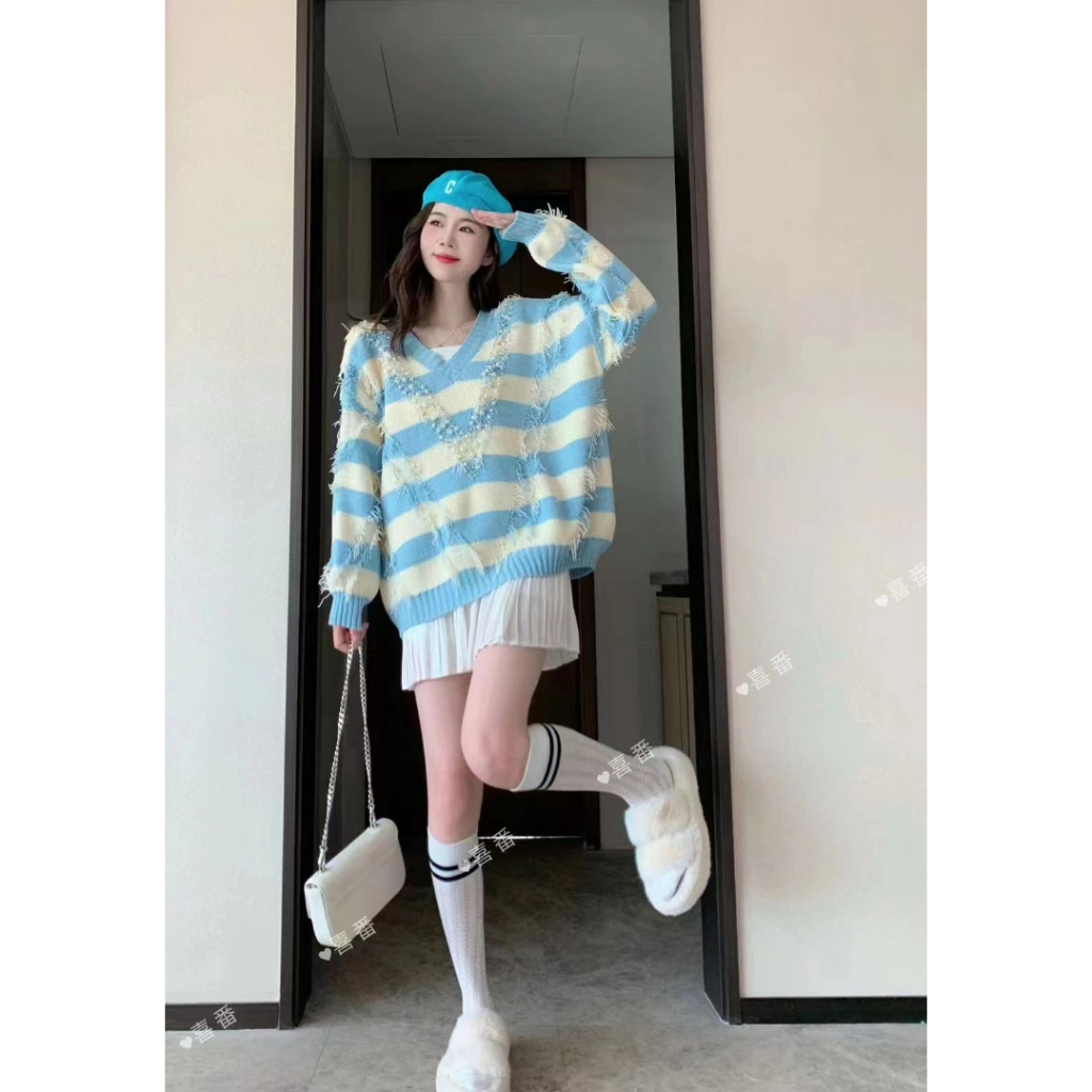 รหัส 👉🏻 B1507 เสื้อไหมพรมรุ่ยรุ่นชิค สาวเท่ห์ หรือสาวหวาน ใส่ได้ค่ะ คอวี รุ่นนี้ใส่สบายไม่อึดอัด