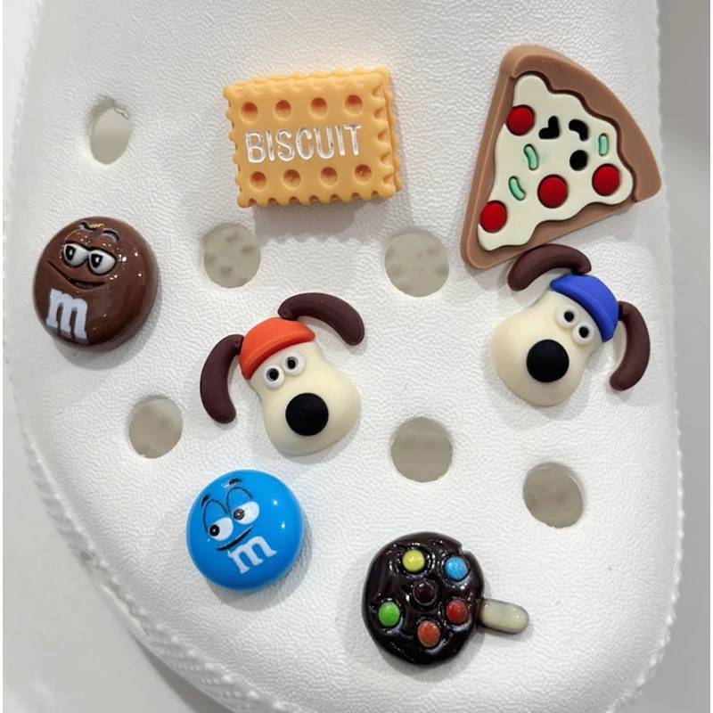 ตัวติดรองเท้าcrocs ติดได้ผู้ใหญ่และเด็ก สินค้าพร้อมส่งค่ะ