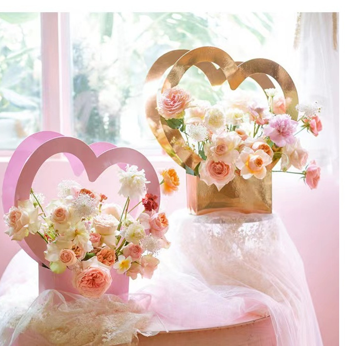 กล่องกระเป๋าจัดดอกไม้ ้แบบพกพารูปหัวใจ Peach Heart กระเช้าดอกไม้แบบพกพากันน้ำ