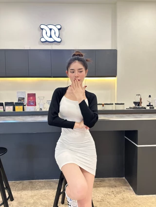 Aurora 🛒พร้อมส่ง🚚 เสื้อคลุม ไหมพรม แขนยาว ใส่สบายมาก คลุมครึ่ง ตัวสไตล์​เกาหลี ผ้าร่องใส่สบายมาก 23150