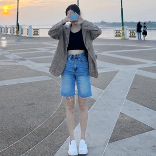 กางเกงยีนส์เอวสูงขาสามส่วนผ่าข้าง