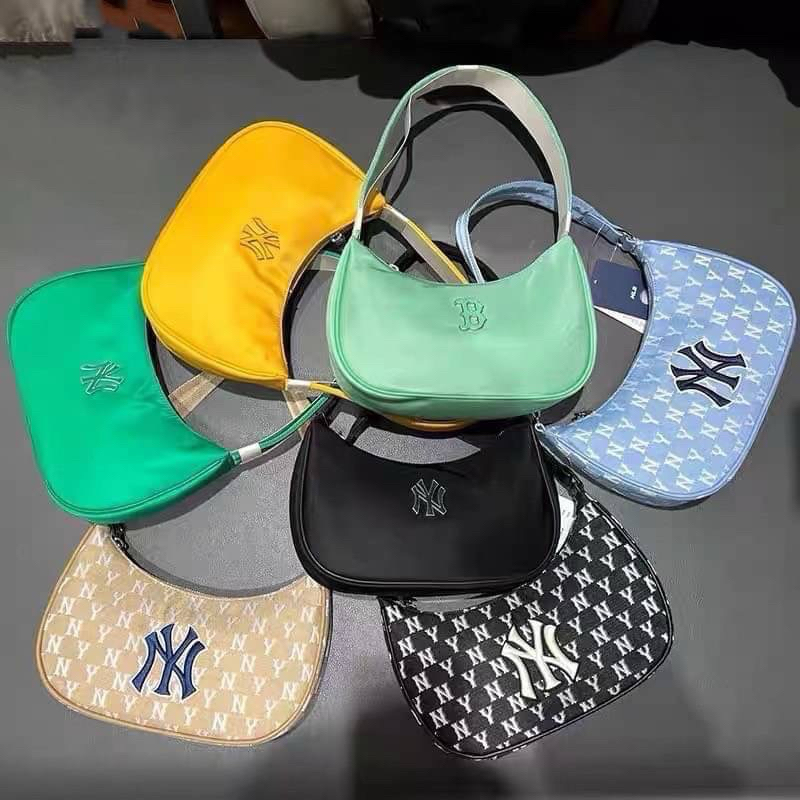 กระเป๋า mlb ทรง hobo ใส่โทรศัพท์ได้ทุกรุ่น