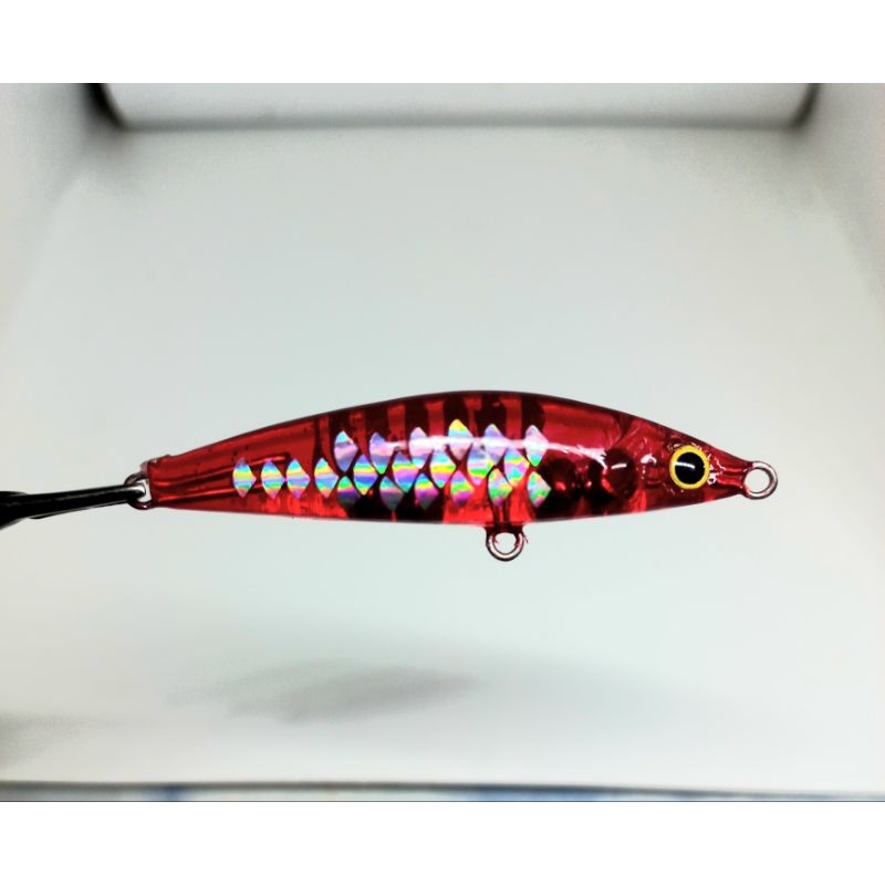 ซิงกิ้งFROGGY เกล็ดสะท้อนแสง สีแดง 5.5cm. 7.5 กรัม พร้อมตัวเบ็ด