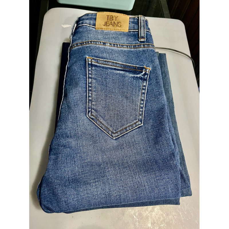 กางเกงยีนส์ **มือสอง** ยี่ห้อ TBY JEANS เอว 25 ทรง skinny