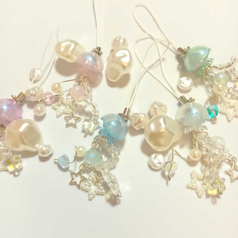 jellyfish  keychain col.2 พวงกุญแจลูกปัดแมงกะพรุน