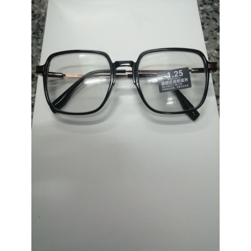แว่นสายตาสั้น เลนส์บลูออโต้ เลนส์ไร้ขอบ รุ่น -22039B