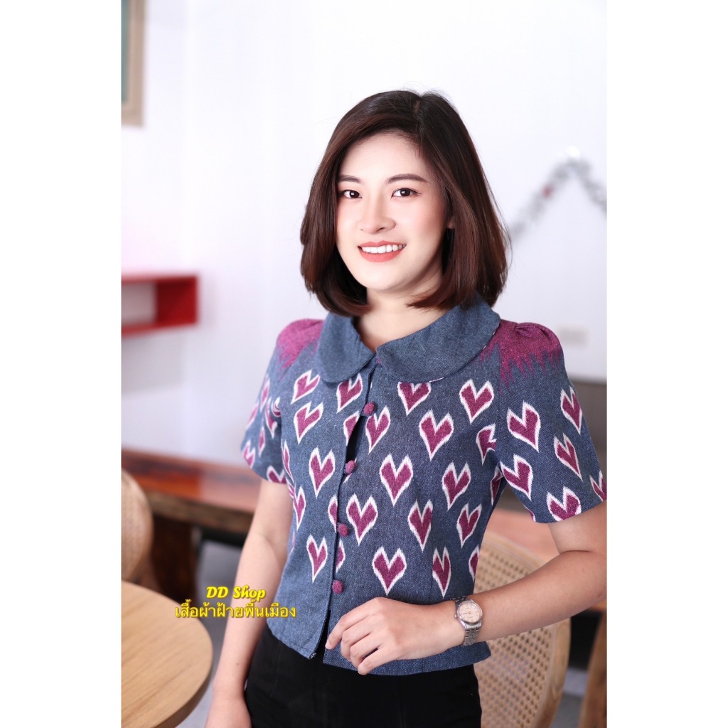 เสื้อพื้นเมืองหญิง คอบัวลายหัวใจ ลายไทย