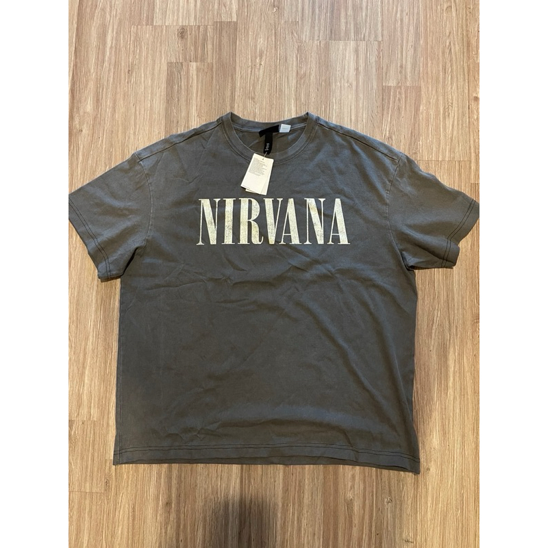 เสื้อยืด nirvana h&m