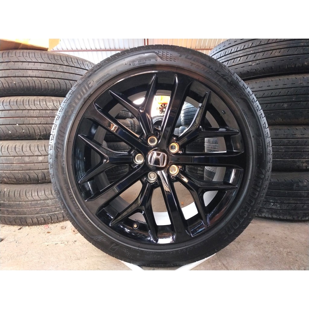 แม็กฮอนด้า ป้ายแดง สีอบpowder coat ขอบ18 พร้อมยางบริสโตน 235 45 18 ปี22  ยางสวยทุกเส้น ใส่accord HRV