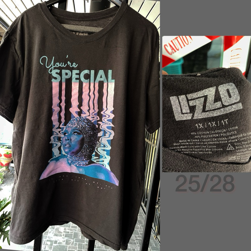 เสื้อ you're a special - LIZZO
