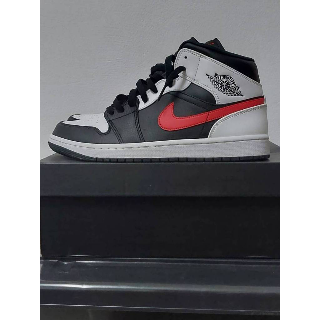 Air Jordan 1 Mid Black Chile Red 10.5us / 44.5eu