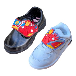 ADDA Iron man Super man  มีไฟ รองเท้านักเรียนอนุบาลชายหนังดำ…