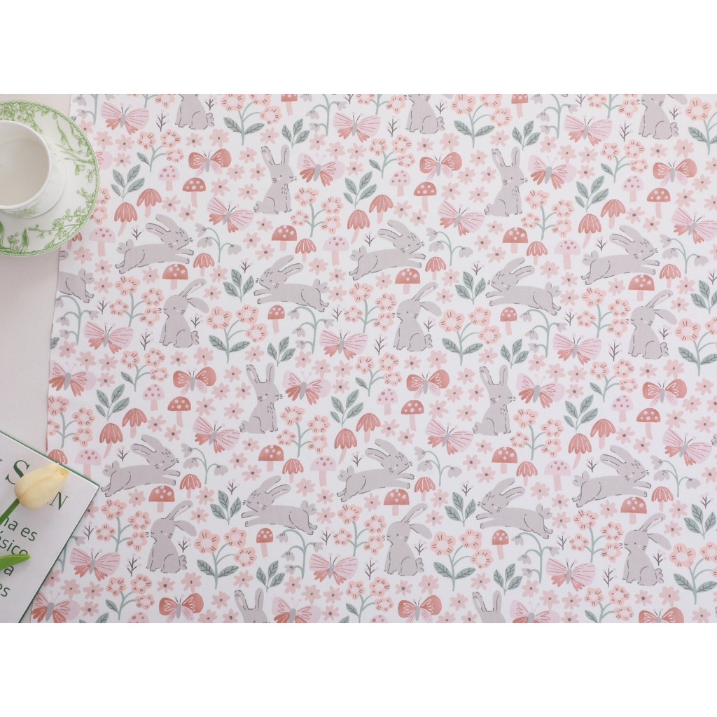 ผ้าาคอตตอน 100% คอตตอนทอทวิล ลายกระต่ายกับเห็ด