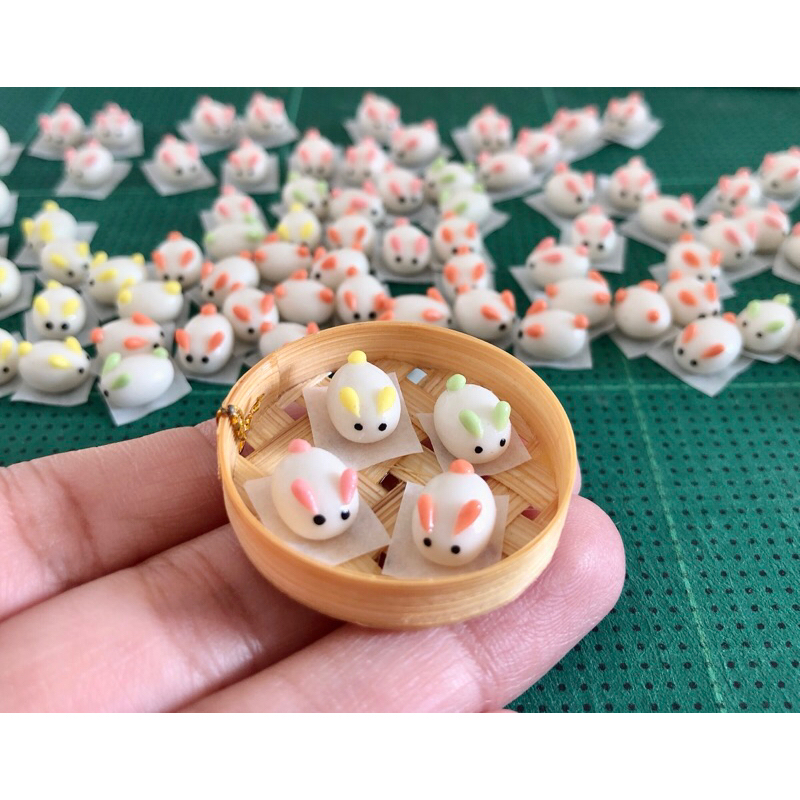 ดินปั้นซาลาเปากระต่ายจิ๋ว ขนาด 8-10 mm. ราคา/ชุดพร้อมเข่ง