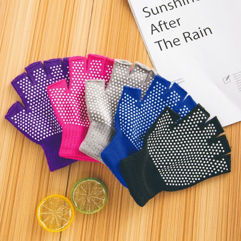 ยกโหล1โหลมี12คู่ คละสี ถุงมือกันลื่นตุ๊กแก แบบตัดปลายนิ้ว พร้อมส่ง ราคา ถูกที่สุด ดีลบีเคเค