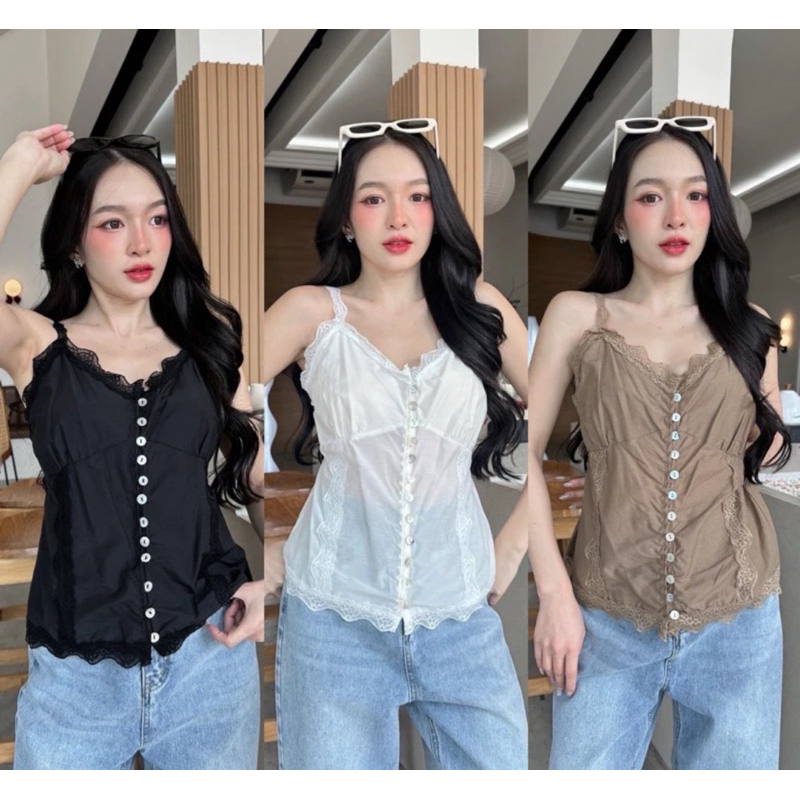 Silk satin top เสื้อสายเดี่ยวลูกไม้ ผ้าsilk แต่งลูกไม้กระดุมเรียงเม็ดใช้งานได้จริง