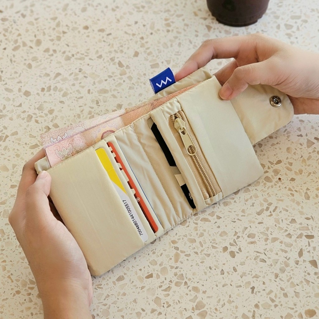 Hukmum Bubble wallet Neon pink : กระเป๋าสตางค์ใบเล็ก มีช่องใส่เหรียญ แบงค์ บัตร 'มี 12 สี'