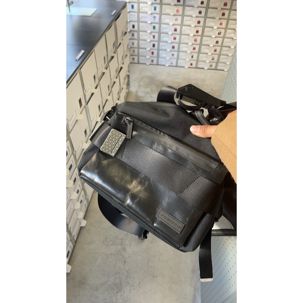 FREITAG F670 WARREN FROM JAPAN