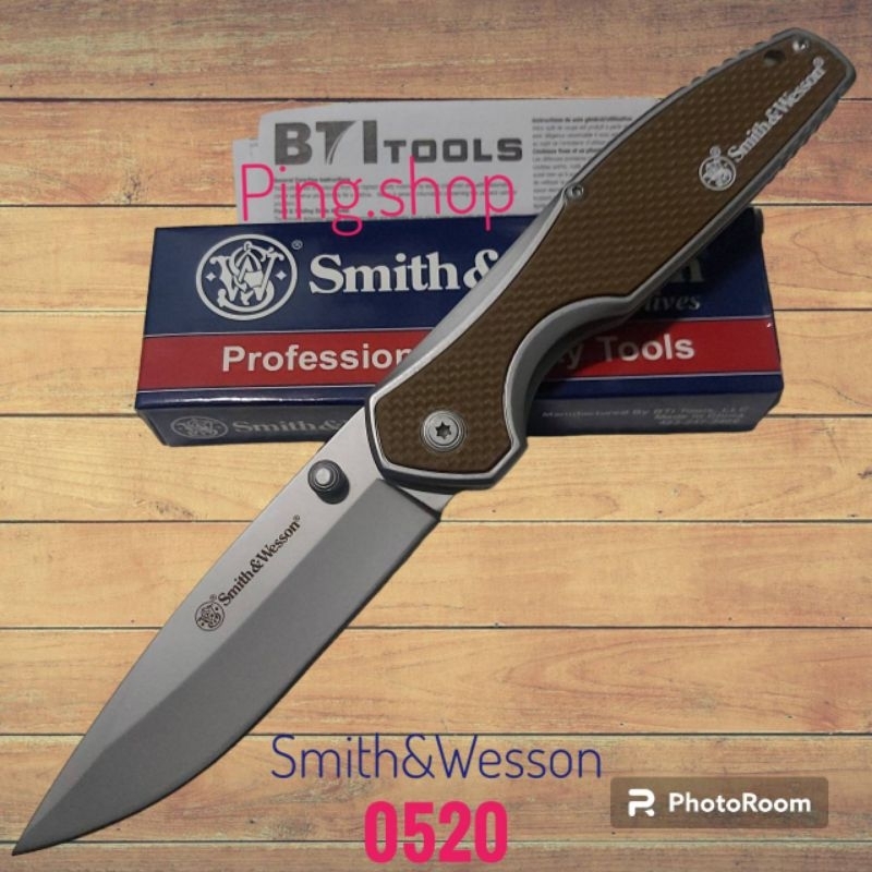 อุปกรณ์เดินป่า มีด มีดพับ มีดพก Smith&amp;Wesson รุ่น 0520 ใบเลสด้ามน้ำตาล