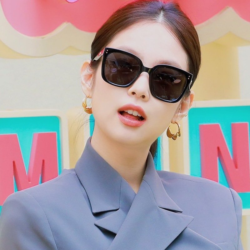 ในไทย แว่นกันแดดjennieสไตล์เดียวกันวินเทจแฟชั่นป้องกันรังสียูวีป้องกันแสงแดดคุณภาพสูงสําหรับทุกเพศใหม่.COD