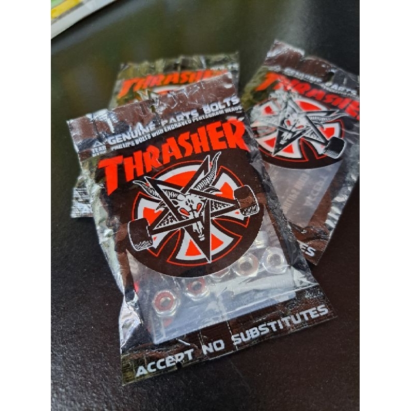 ///  Trasher bolt  size 1" หัวแฉก ///