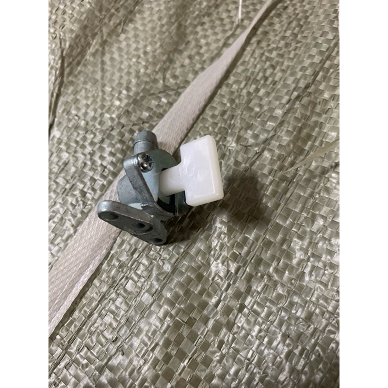 J66 ก๊อกน้ำมันรุ่น T200 สำหรับเครื่องตัดหญ้า Mitsubishi T200ก็อกน้ำมัน T200 ใช้กับเครื่องตัดหญ้า Mit