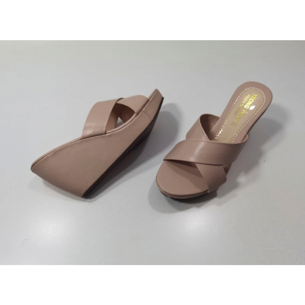 lin lin big shop รองเท้าแตะแฟชั่นส้นเตารีดหน้าไขว้หนังออยนิ่ม รหัส​yy2519