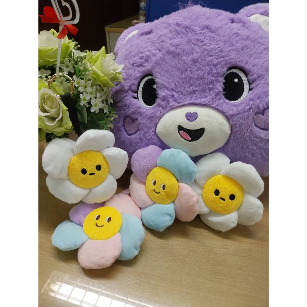พวงกุญแจดอกไม้ ดอกเดซี่ พวงกุญแจตุ๊กตาดอกไม้ ของขวัญสีสันสดใสน่ารัก สำหรับเป้สะพายหลัง กระเป๋าถือ สินค้าส่งจากไทย